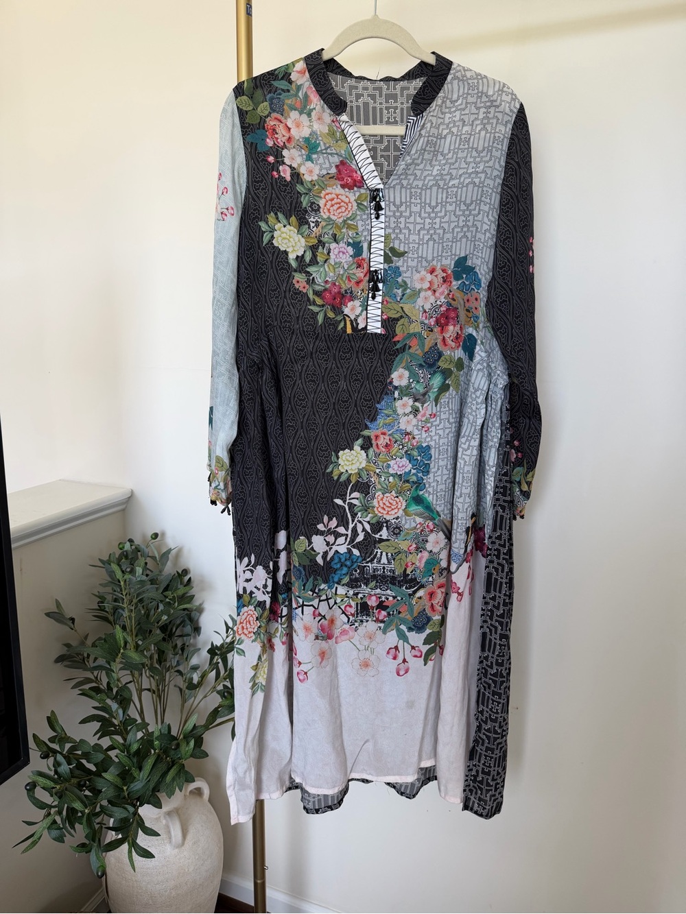 Floral Patchwork Long Sleeve Maxi Dress in Black & Gray